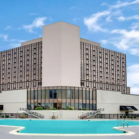 Wyndham Garden Norfolk Downtown Hotel